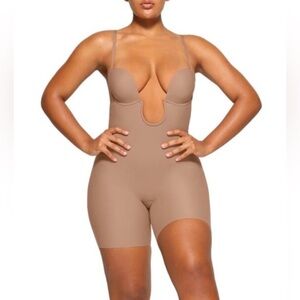 SKIMS Nude Deep Plunge Shapewear Bodysuit